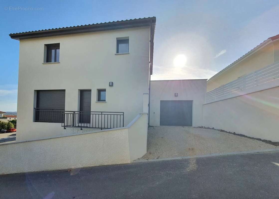 Maison à SAINT-PIERRE-DE-BOEUF