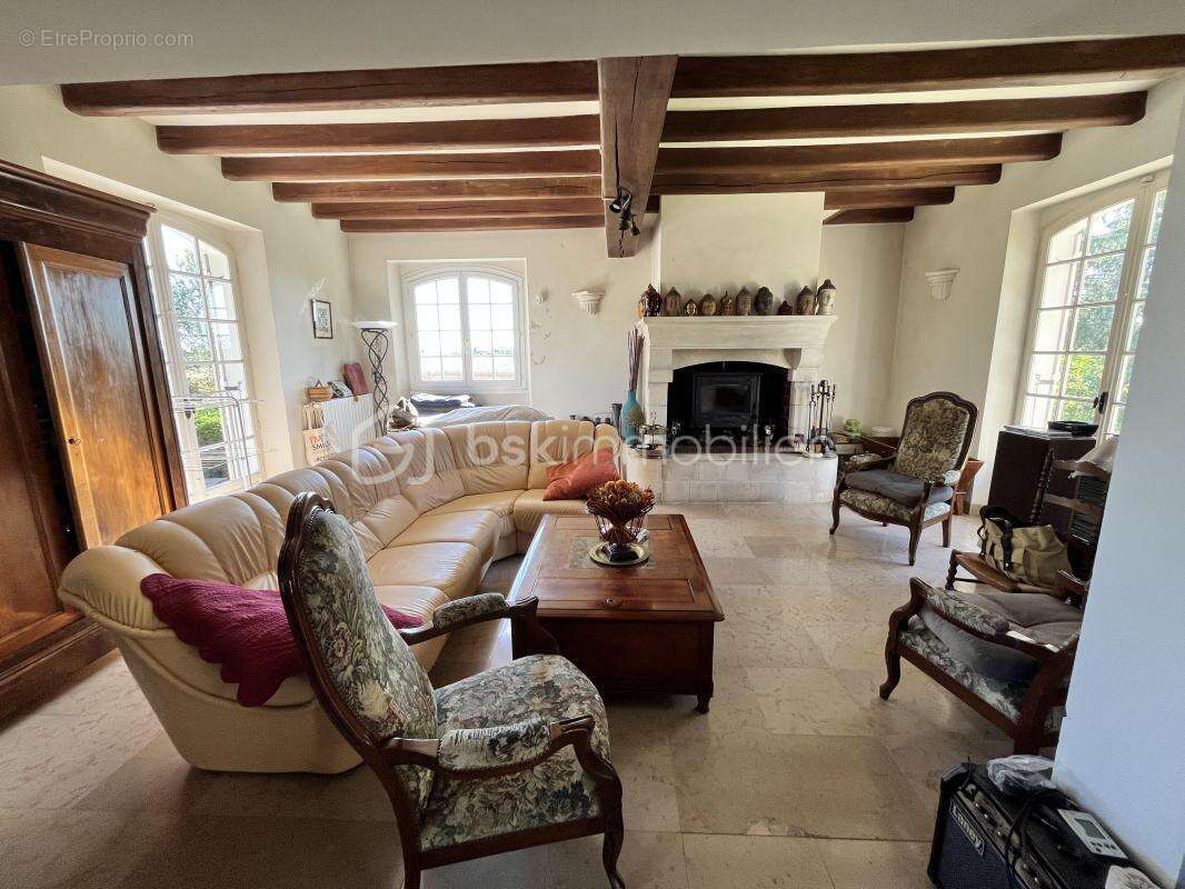 Maison à SAINT-MARTIN-DES-CHAMPS