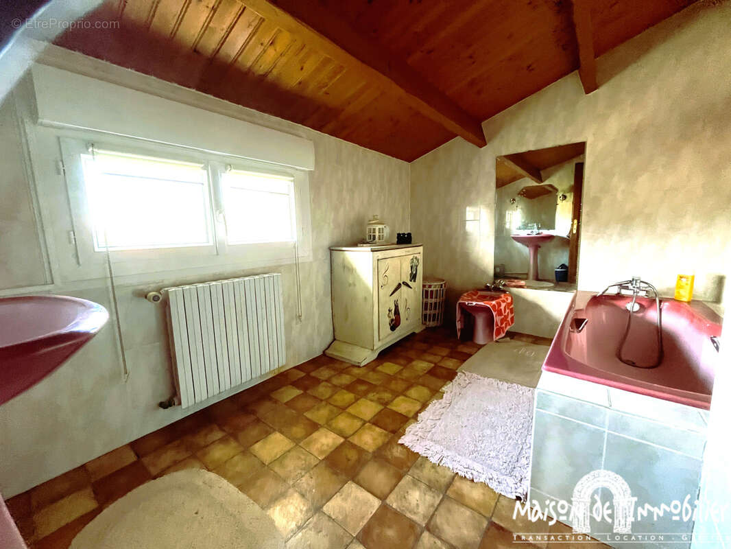 Maison à MESCHERS-SUR-GIRONDE