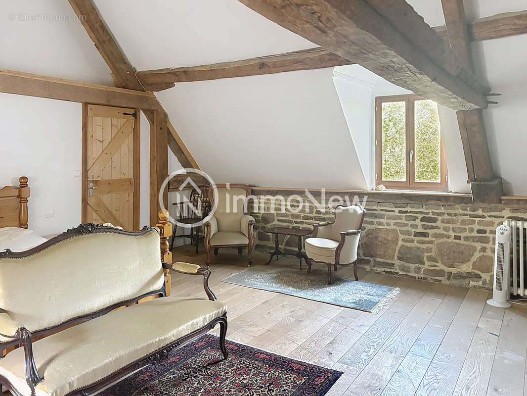 Belle maison pierre annees 1700  de 190 m2 environ sur terrain 1,8 hectare environ - photo 9