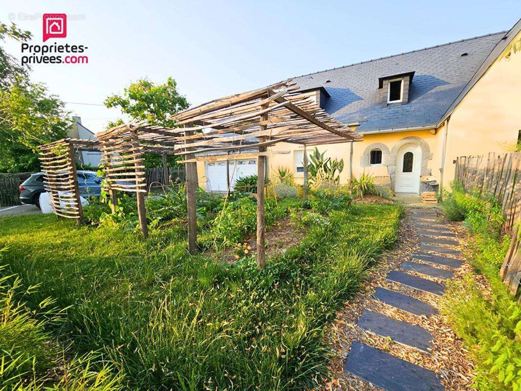 Maison à SAINTE-LUCE-SUR-LOIRE