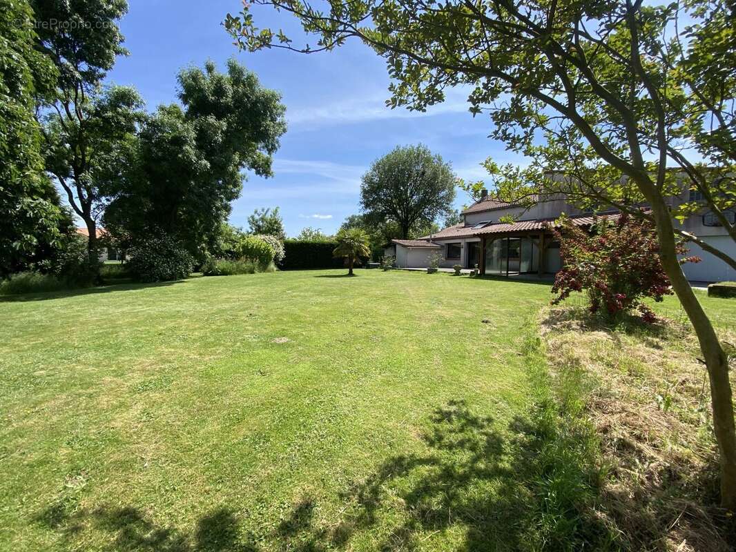 Maison à BEGROLLES-EN-MAUGES