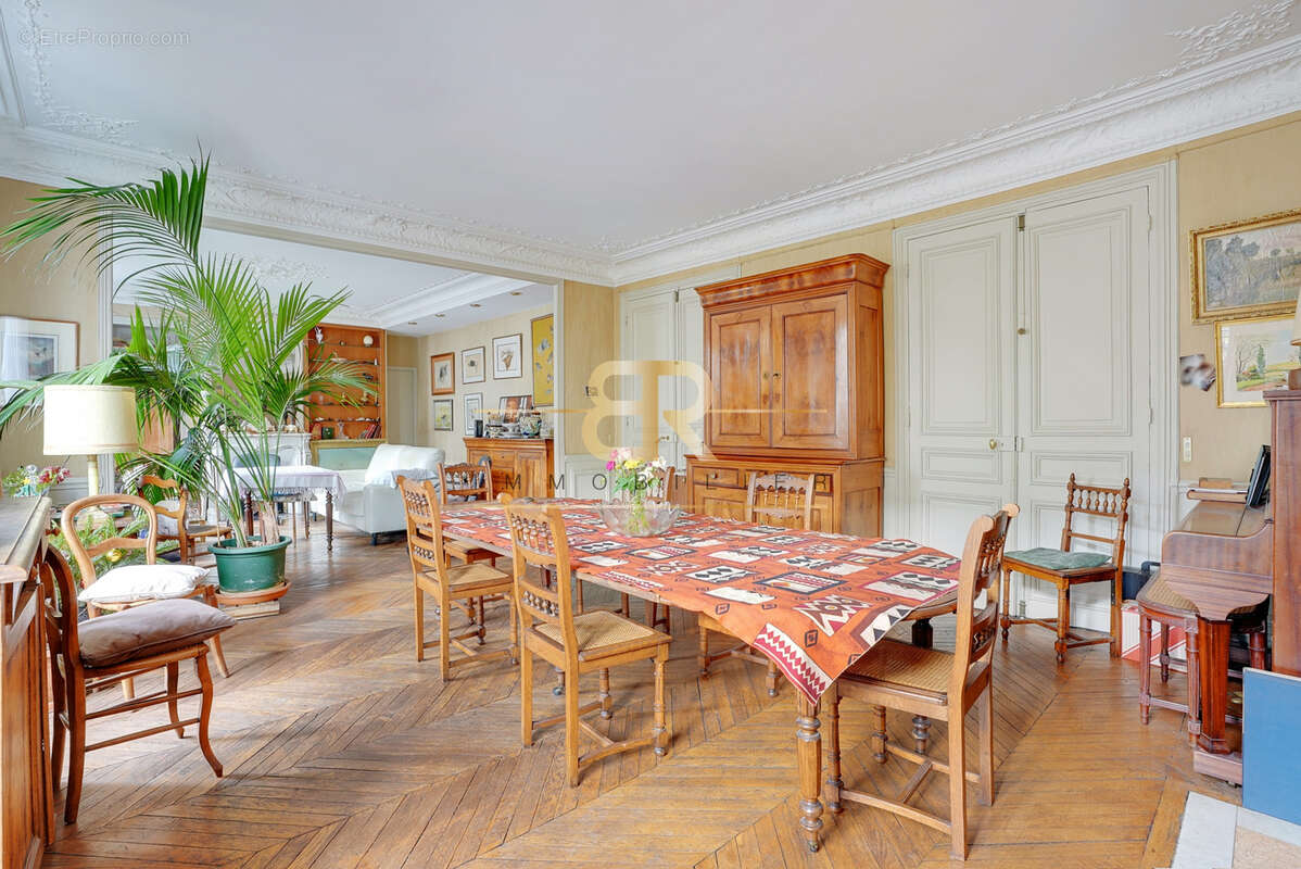 Appartement à PARIS-10E