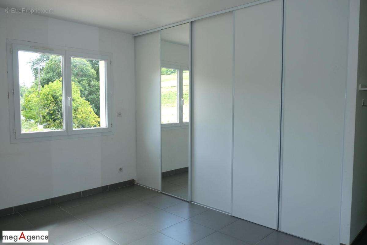 Appartement à SAINT-GERMAIN-LES-VERGNES