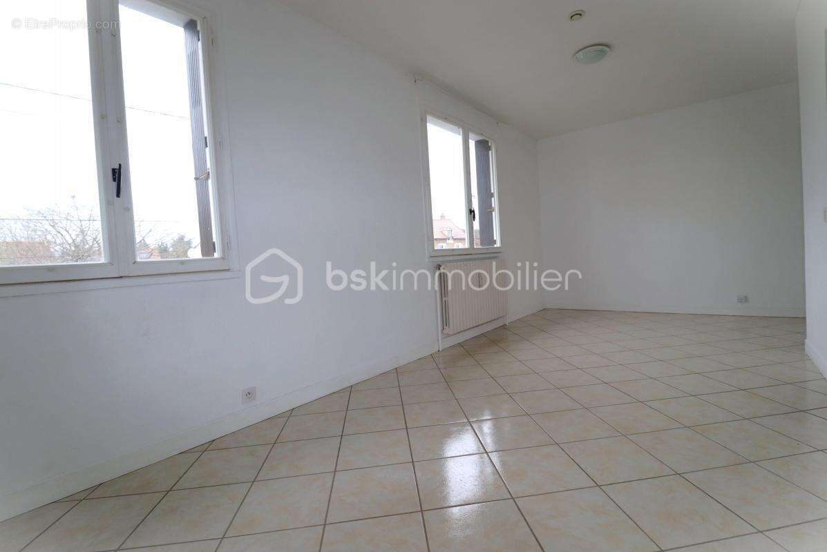 Appartement à MAROLLES-EN-HUREPOIX