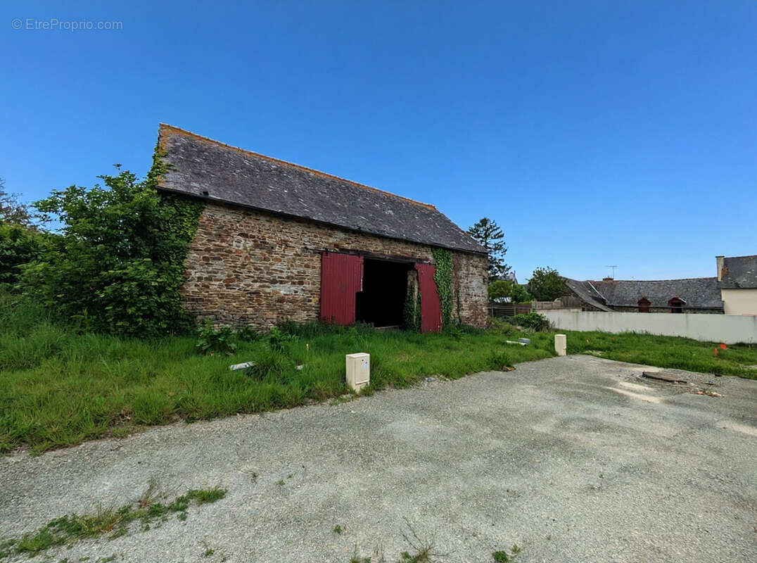 Maison à BAGUER-PICAN