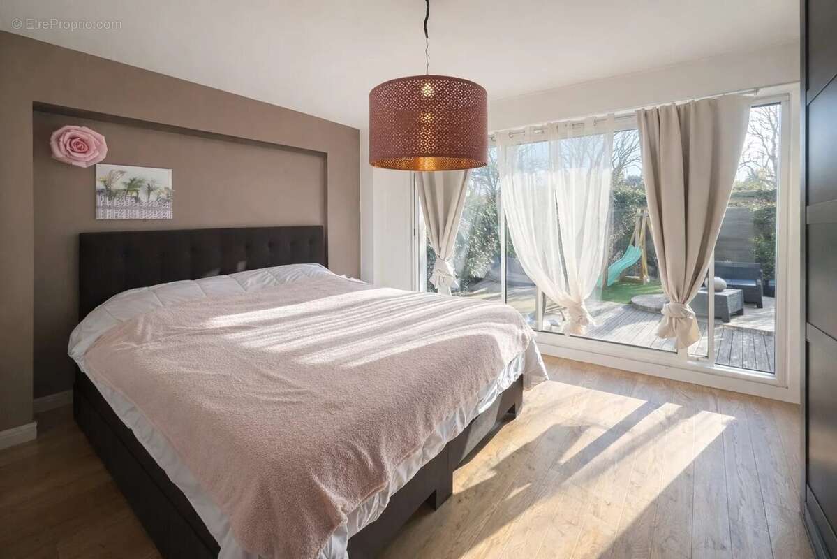 Appartement à SAINT-MAUR-DES-FOSSES