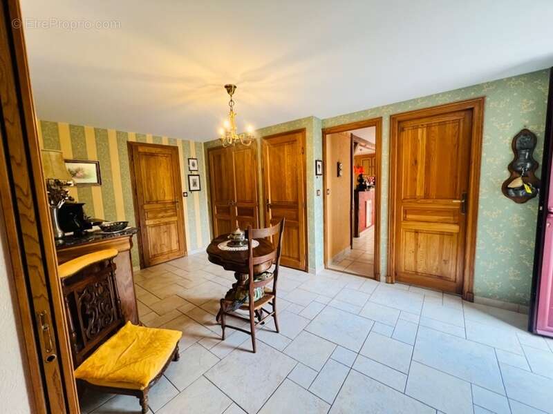 Maison bourgeoise 267m² - photo 16