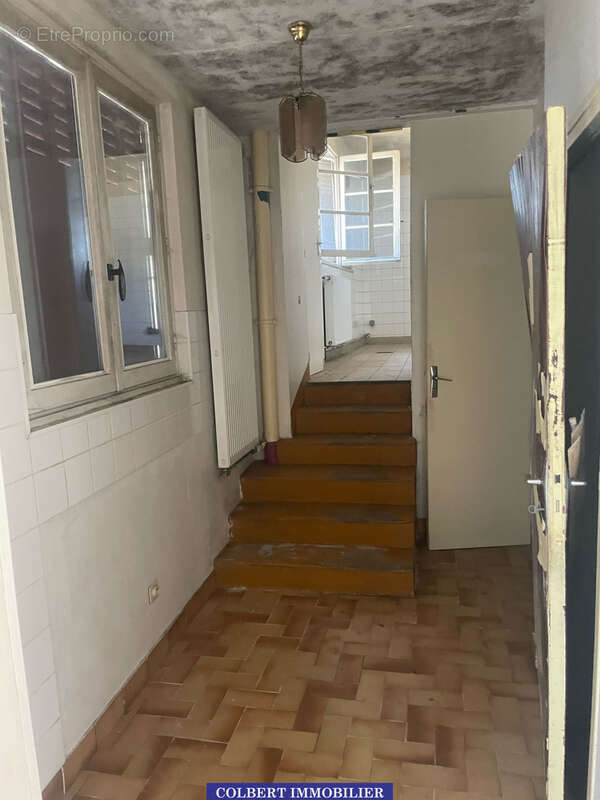 Coulanges-sur-Yonne   Immeuble de caractère avec fort potentiel de développement - photo 8