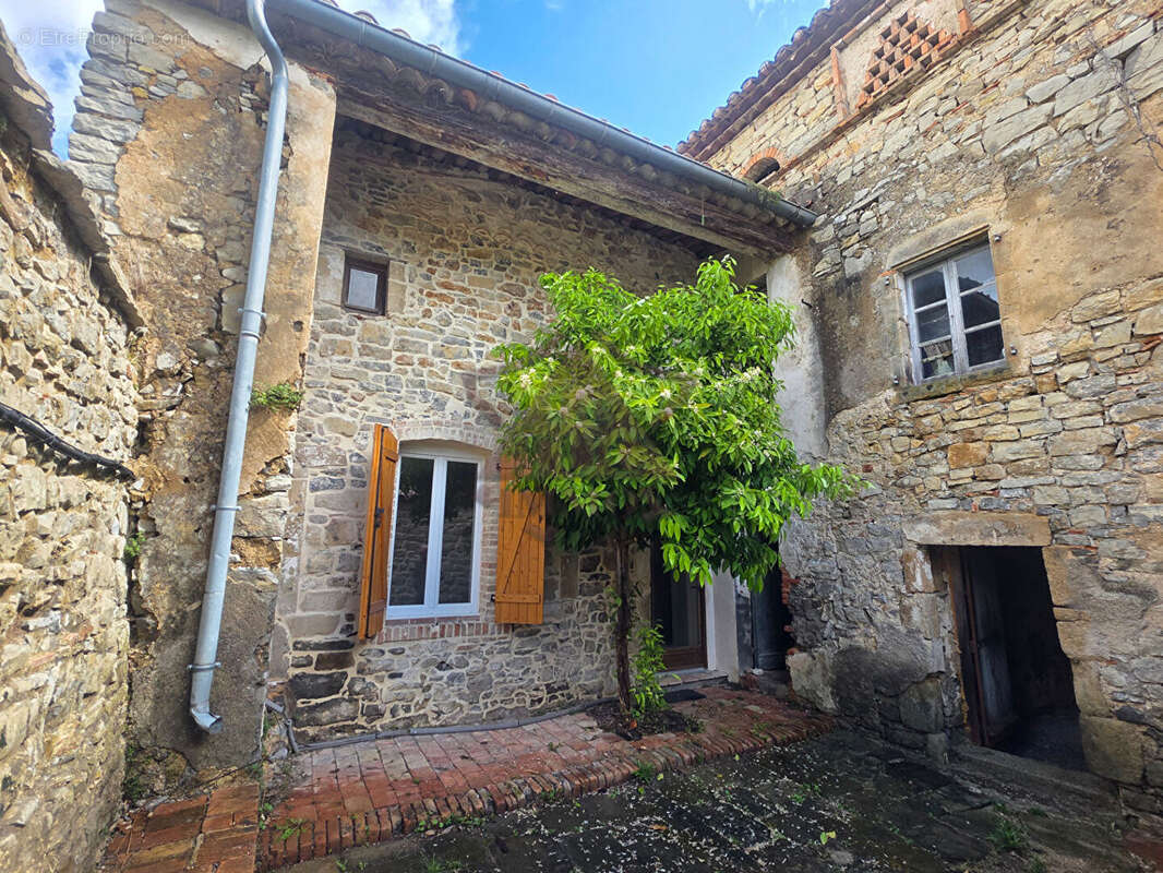 Maison à COURRY