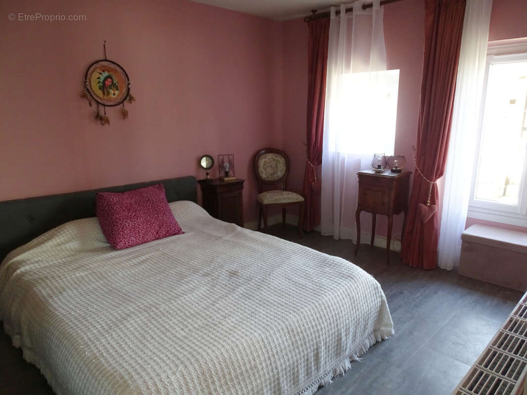 Maison à MONTIGNY-SUR-AUBE