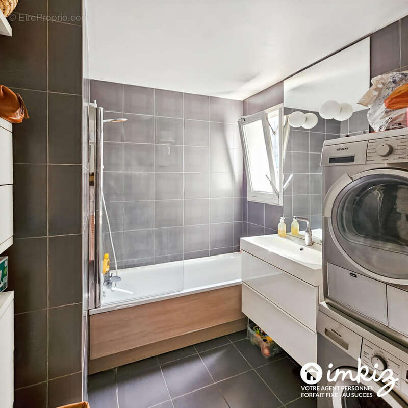 Appartement à PARIS-17E