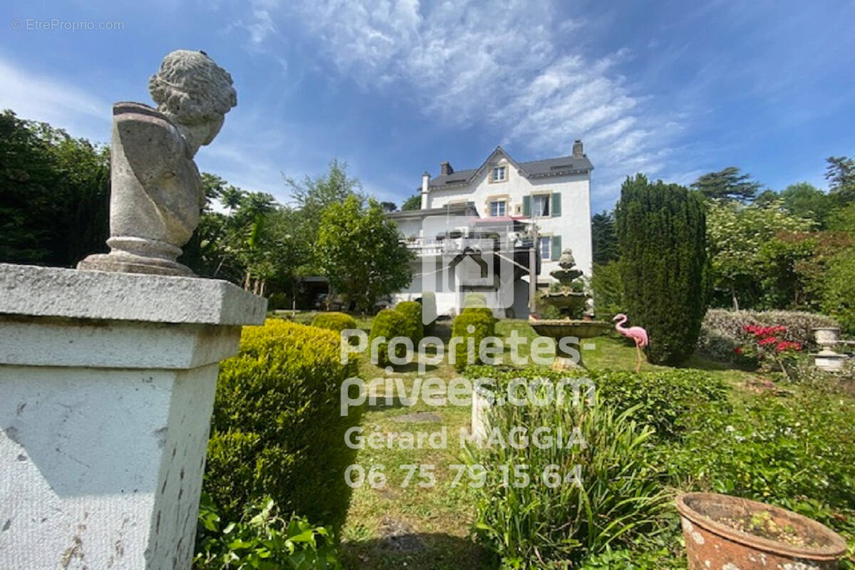 Maison à ROCHEFORT-EN-TERRE