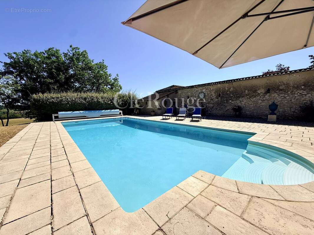 Près d'Eymet - Magnifique château de 5/6 chambres, sur un terrain de 1,6 hectare - photo 22