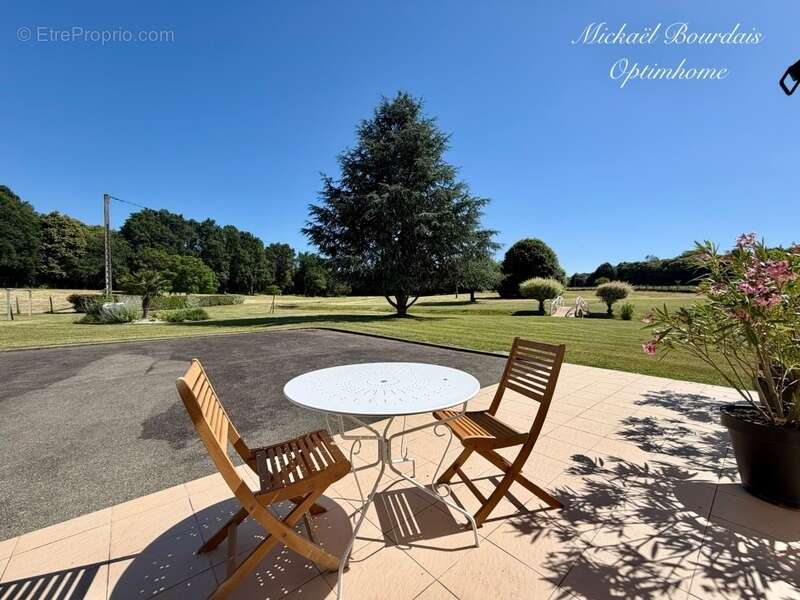 Maison de caractère 230 m2 avec 7 hectares de prairie – Vie de plain-pied – Secteur Oizé - photo 17