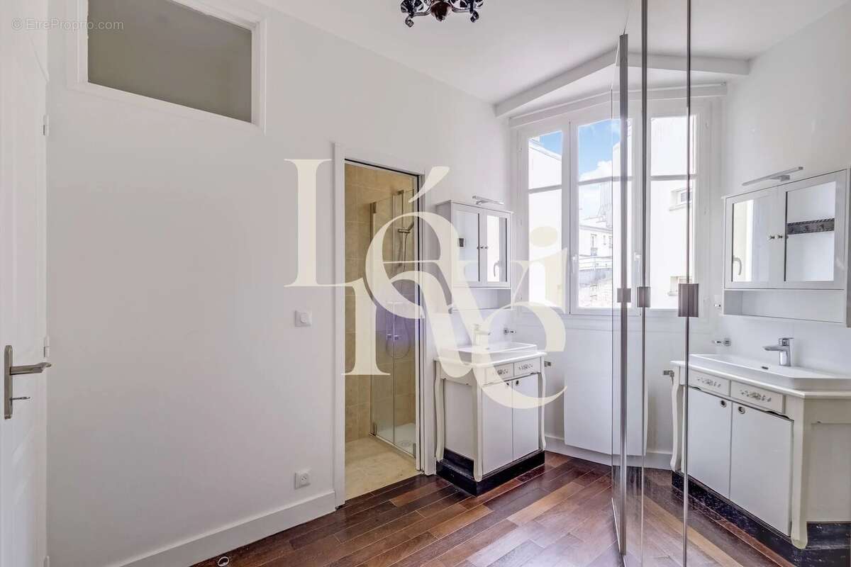 Appartement à PARIS-5E