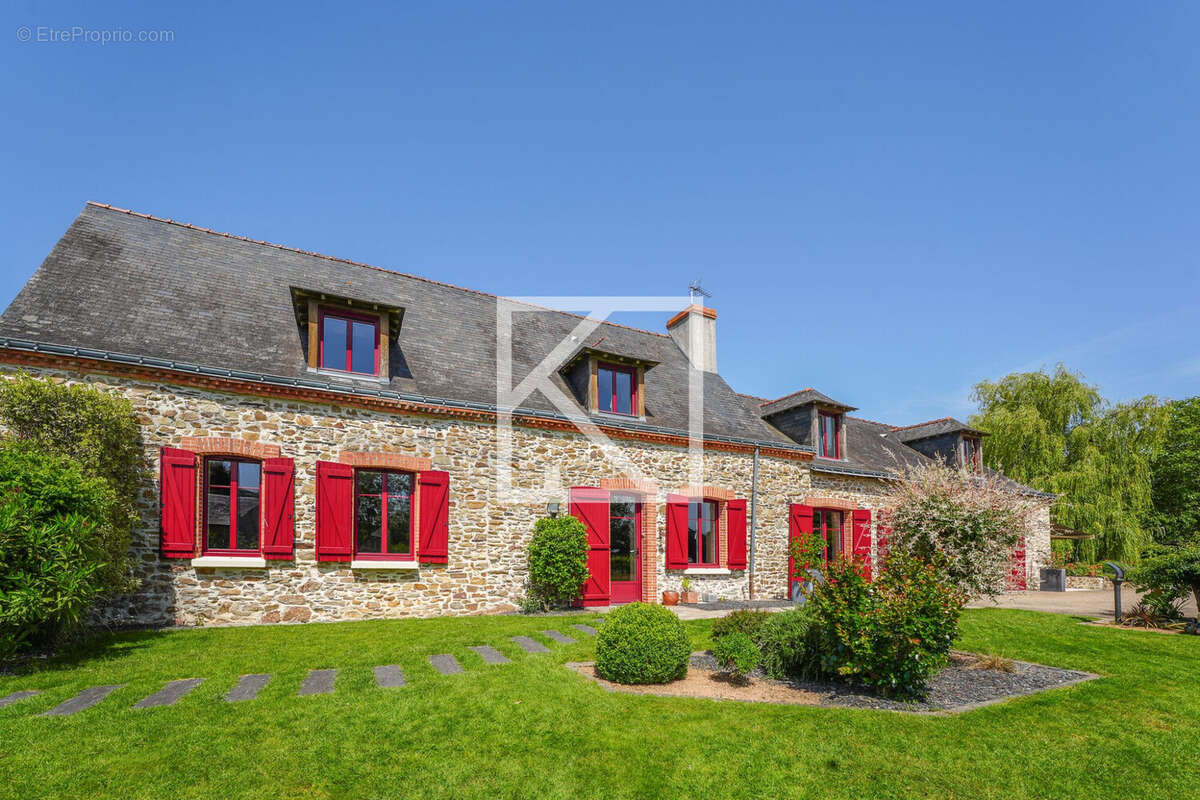 Maison à GRUGE-L'HOPITAL