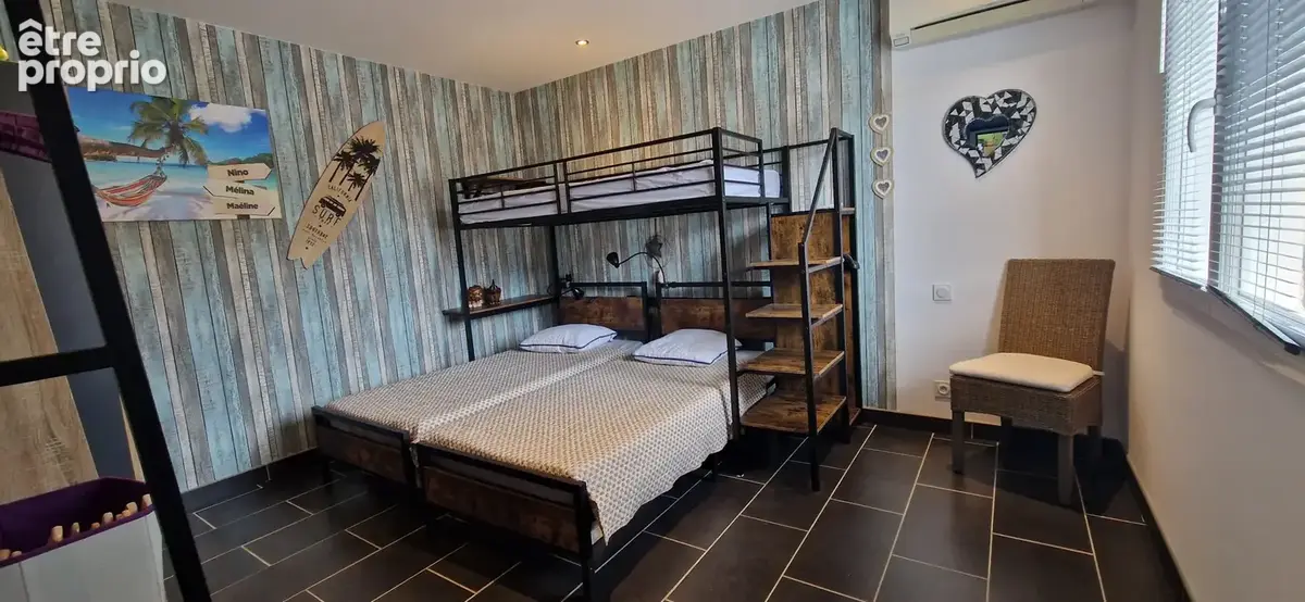 À vendre, belle maison 4 faces située sur un terrain de 670 m2, offrant un cadre de vie agréable et de belles - photo 7