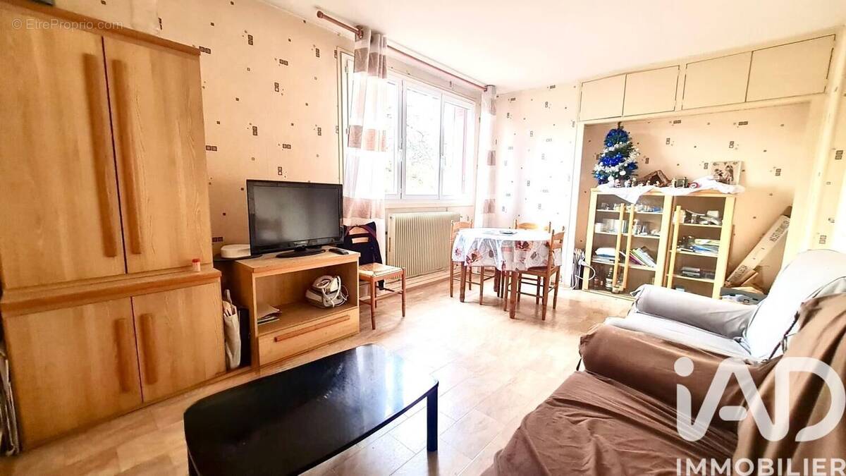 Photo 1 - Appartement à SAINTE-GENEVIEVE-DES-BOIS