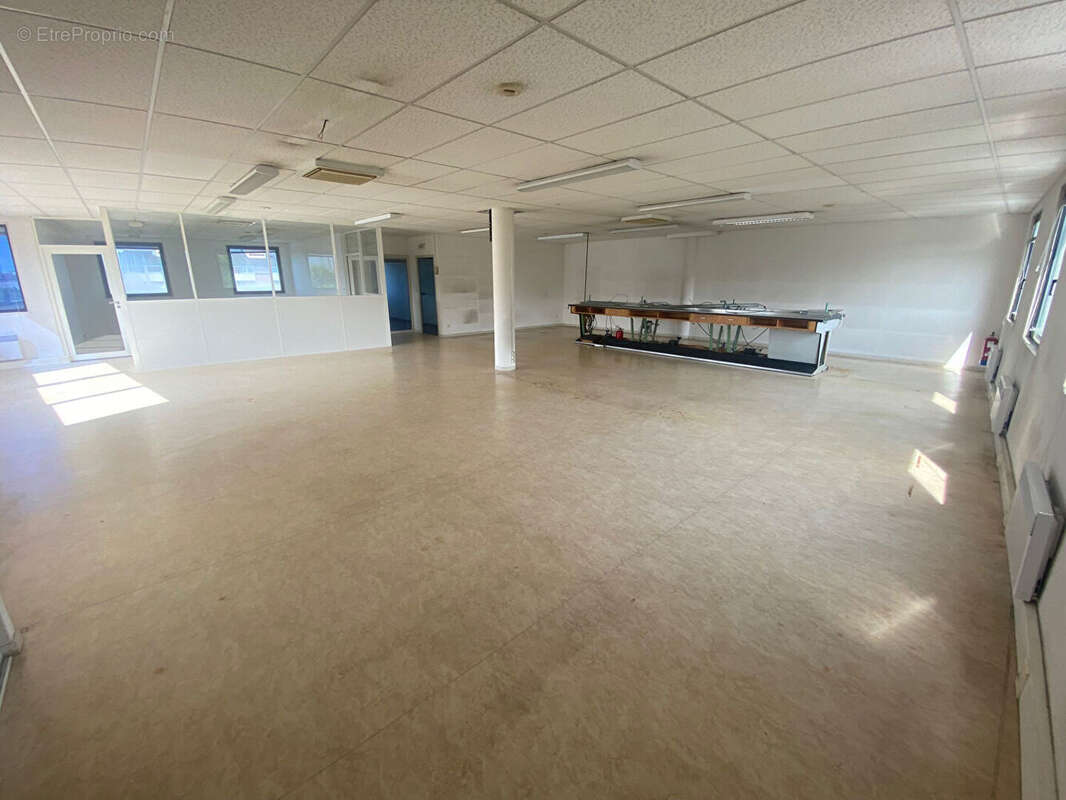 Bureaux 202m² à besançon - photo 3
