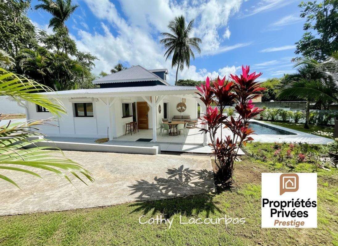 Maison à PETIT-BOURG