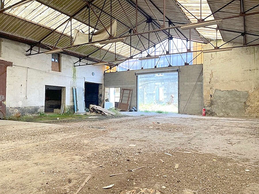 Ensemble immobilier plein centre à rénover Saint Sauveur D Aunis 409 m2 - photo 3
