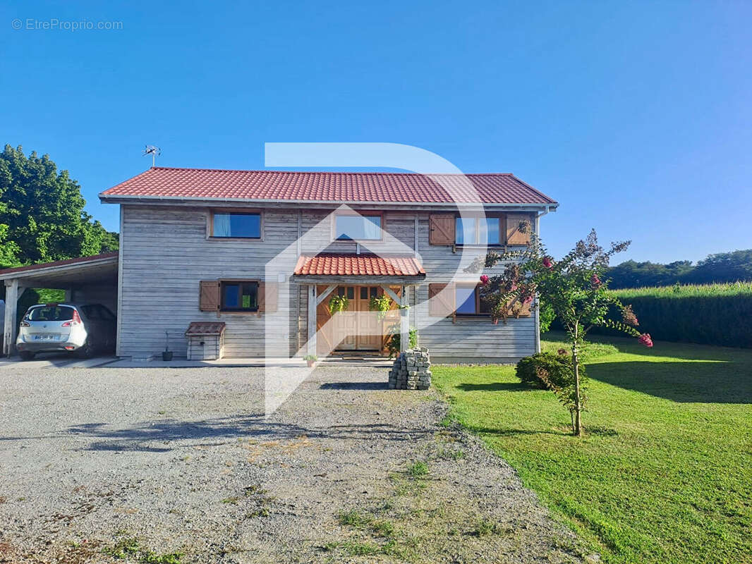 Maison à PEYREHORADE