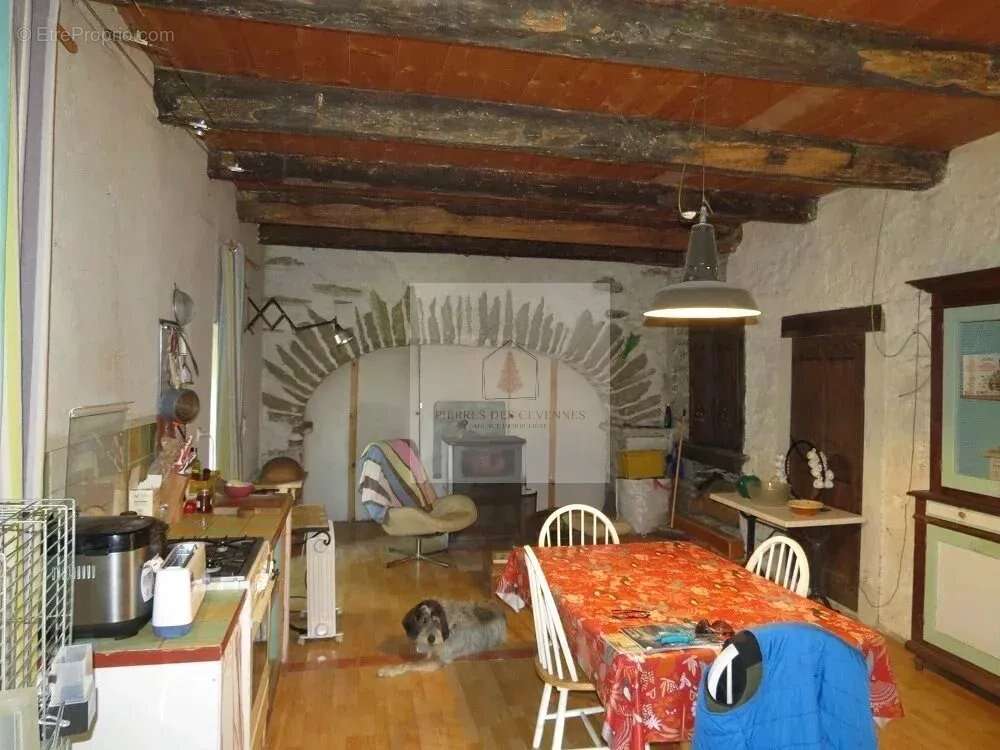 Maison à SAINT-GERMAIN-DE-CALBERTE