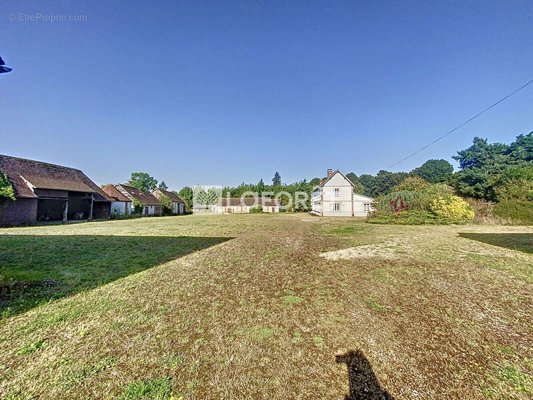 Maison à ILLIERS-L&#039;EVEQUE