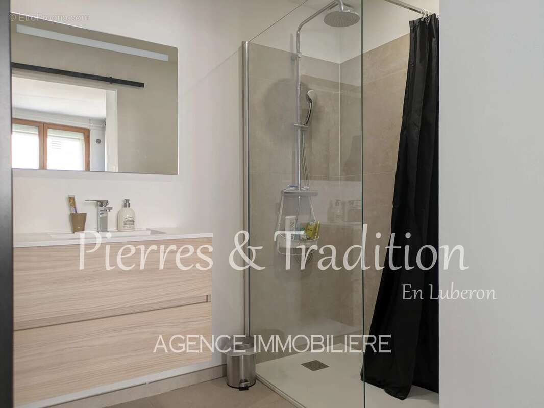 Luberon, Apt, appartement T2 rénové proche du centre-ville - photo 6