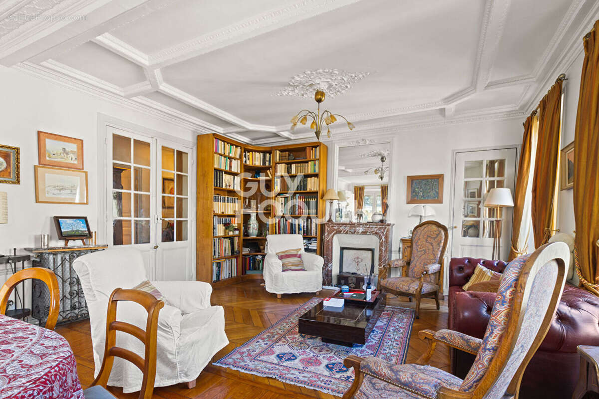 Appartement à PARIS-5E