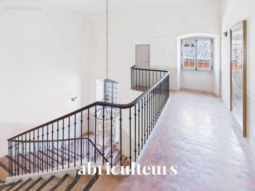 Lumineux appartement de 54 m² habitables en vente dans le centre historique de Grasse (06130) - photo 11