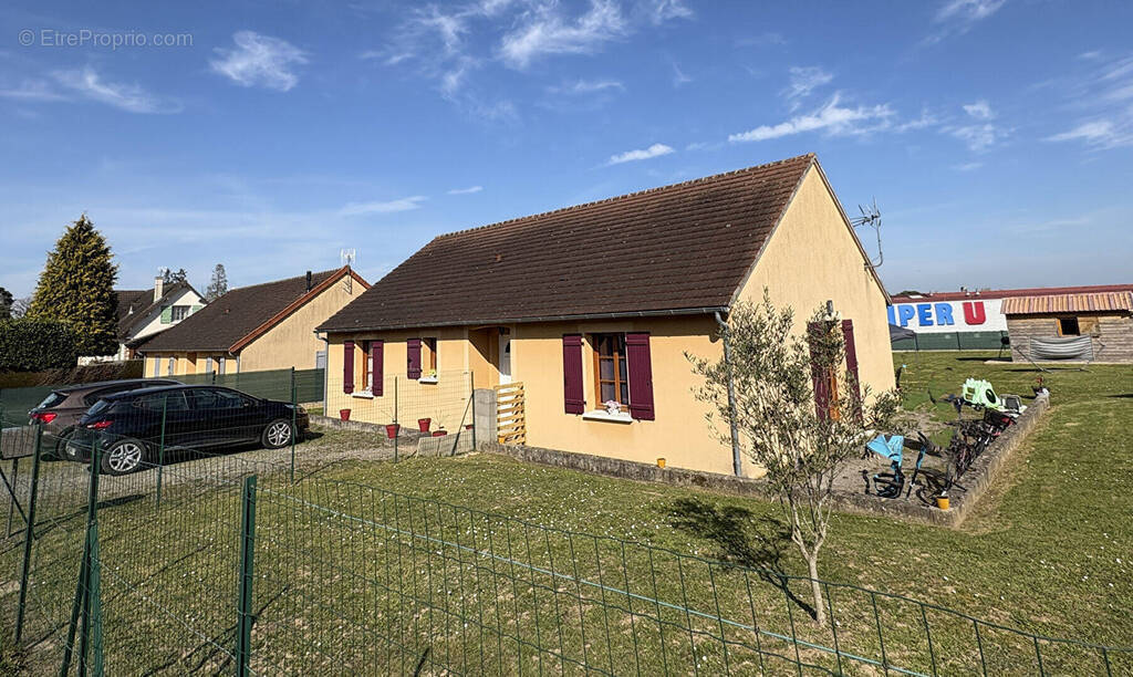 Maison à EGUZON-CHANTOME