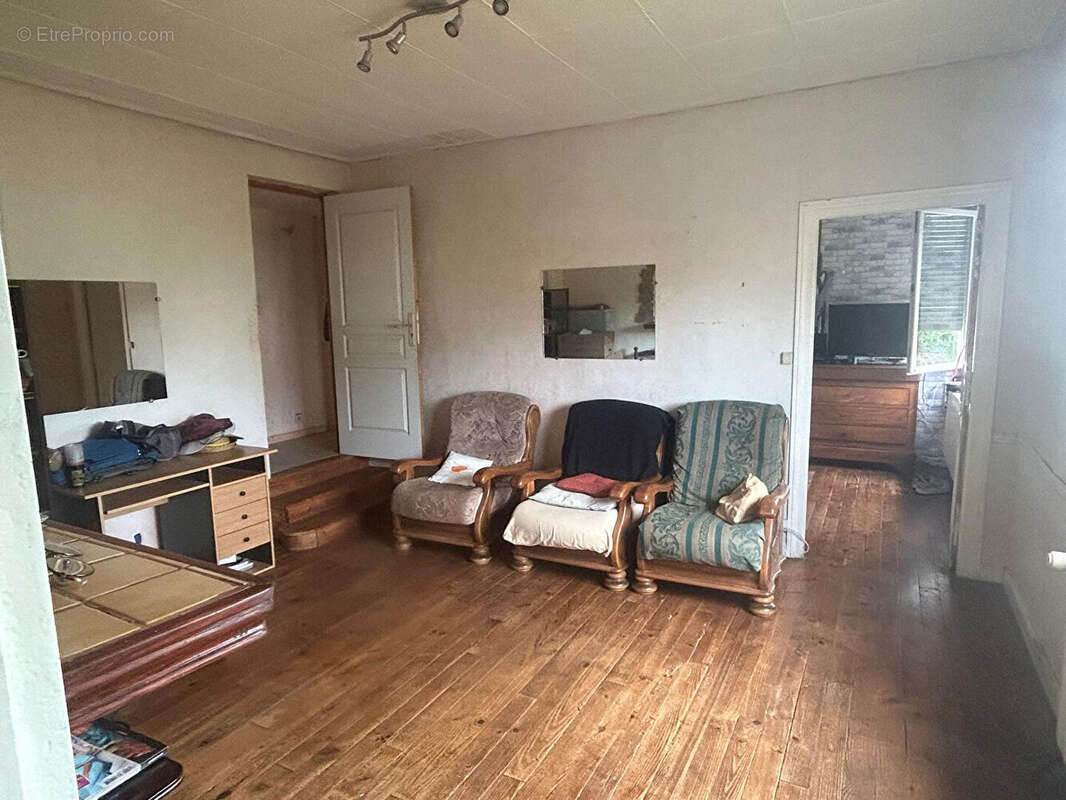 Pommerit-le-vicomte, Maison avec sous-sol aménagé  sur 2200 m² de terrain constructible - photo 3