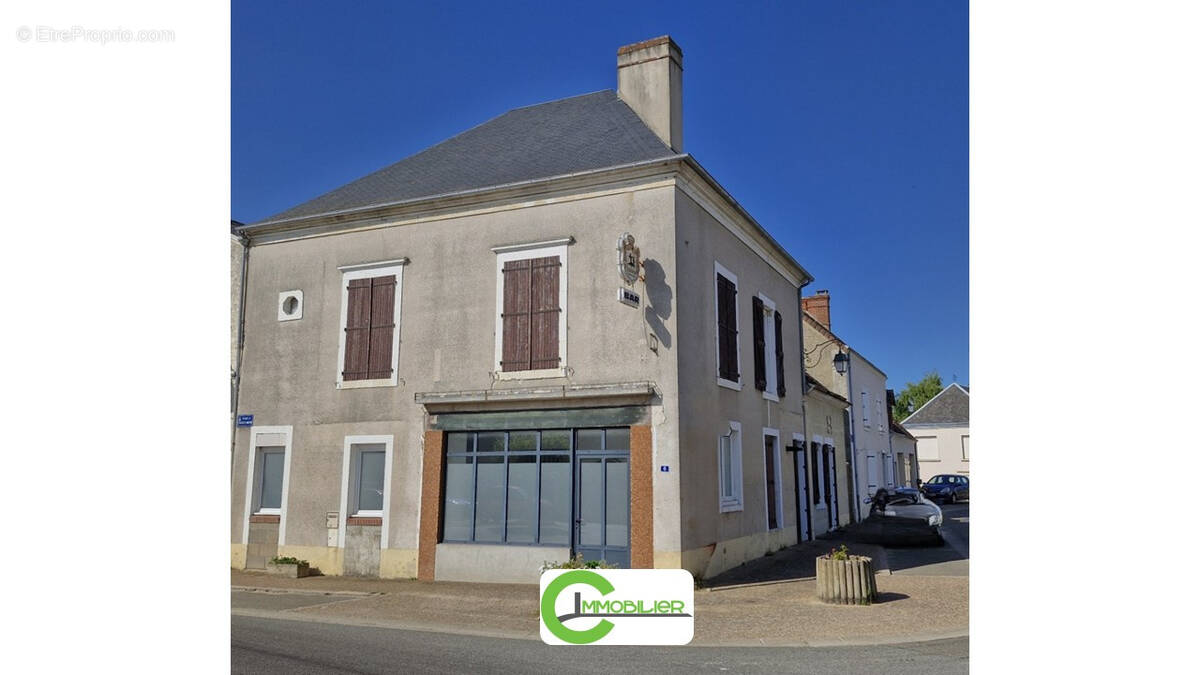 Maison à COURGENARD