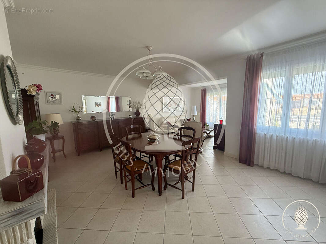 Maison à CHARRON