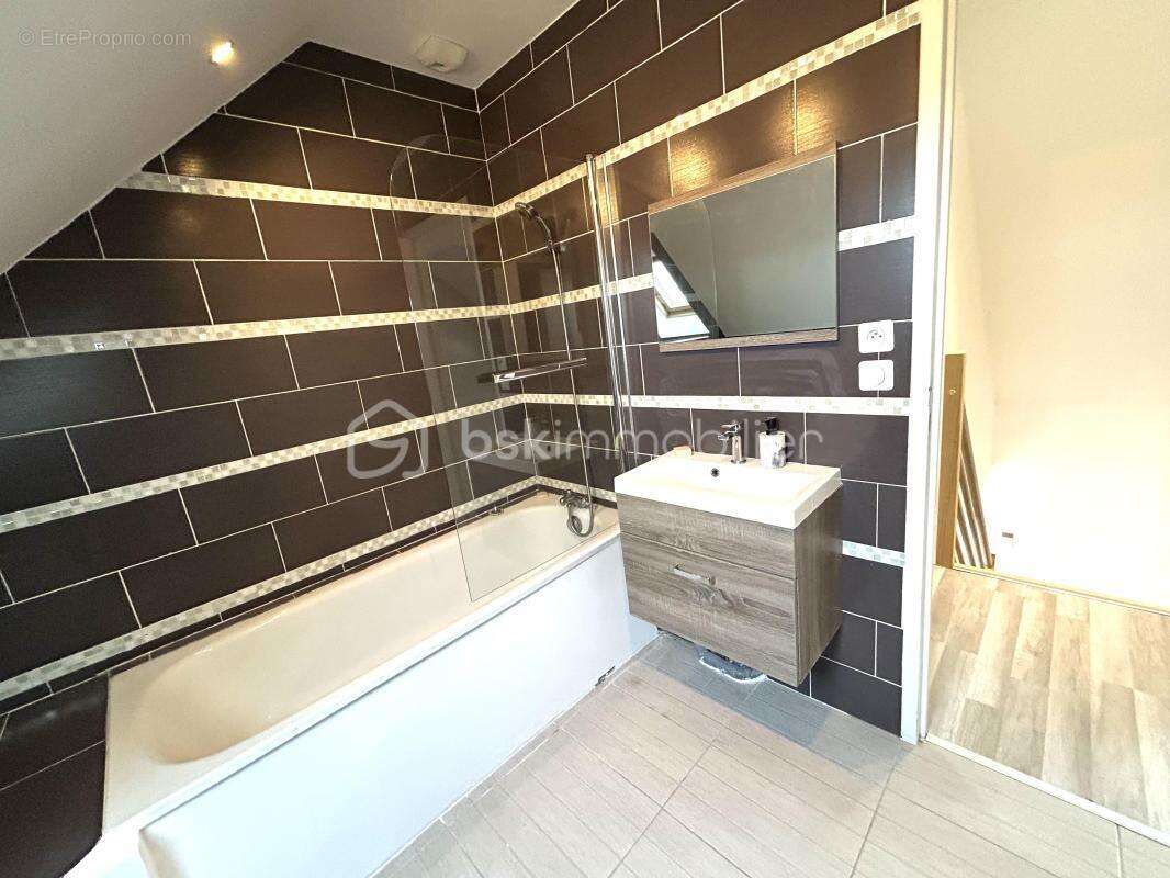 Maison à MONTEREAU-FAULT-YONNE