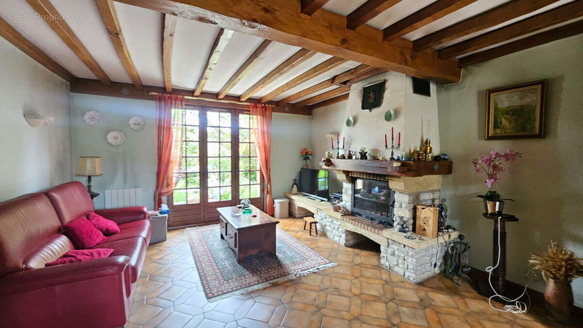 Maison à LACHAPELLE-AUX-POTS