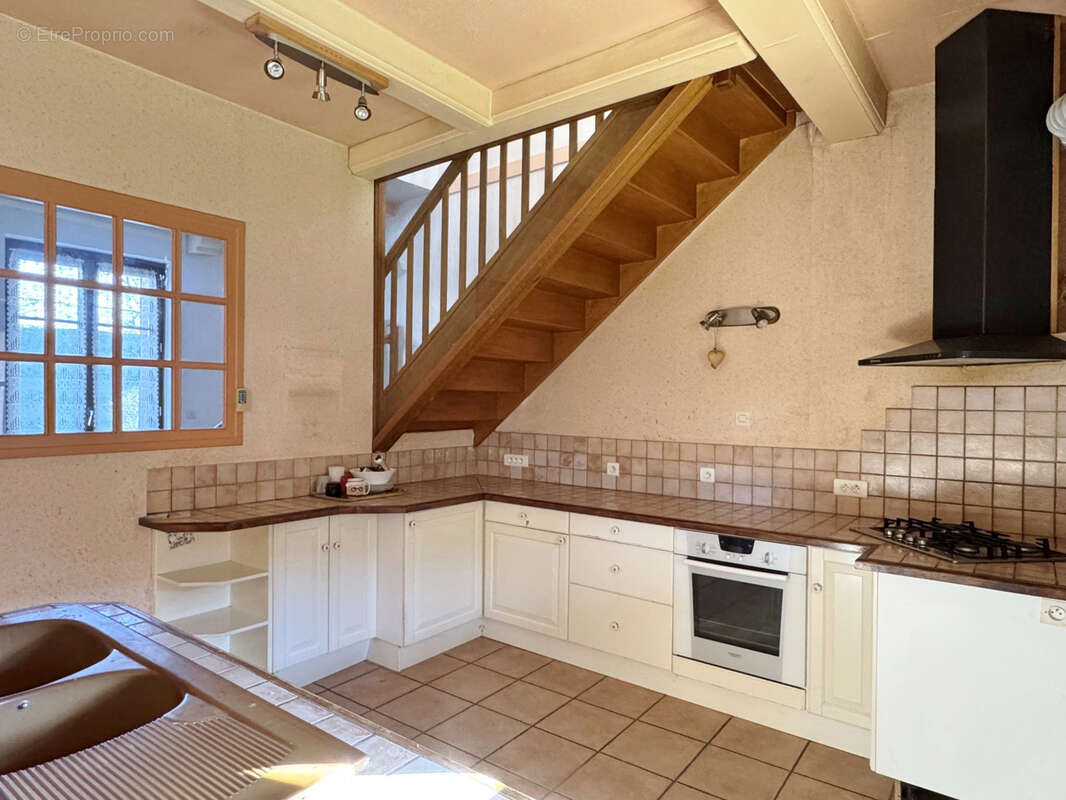 Maison T5 + annexes au calme - photo 7