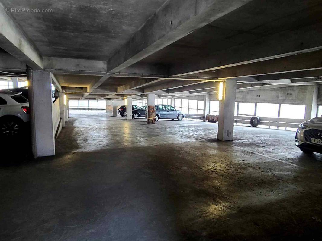 Parking à LYON-6E