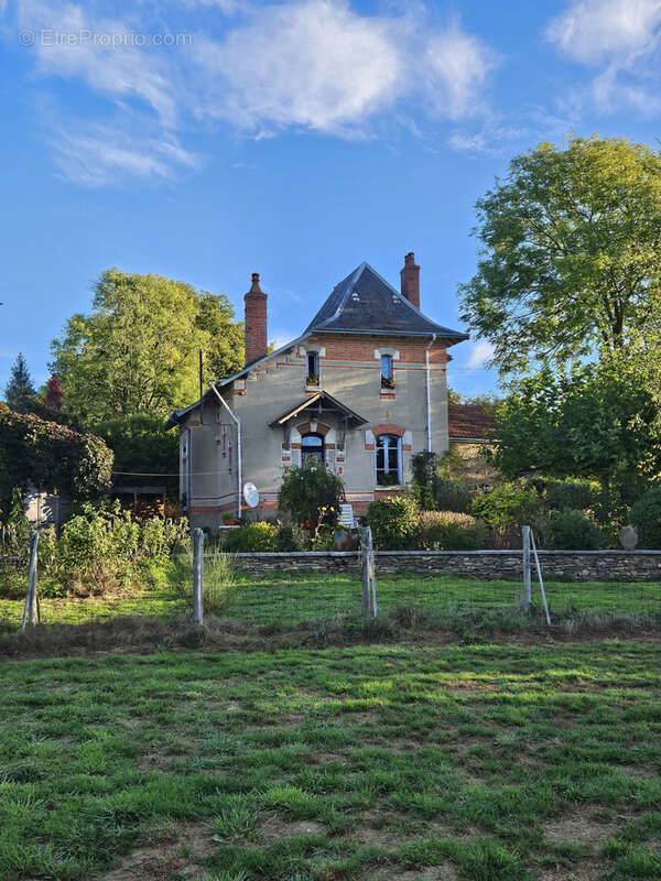 Saint-Priest-la-Marche   Charmante maison avec 3482 m2 de terrain dans un hameau calme - photo 19