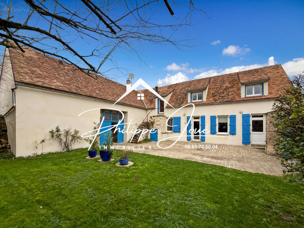 Maison à PLESSIS-SAINT-JEAN