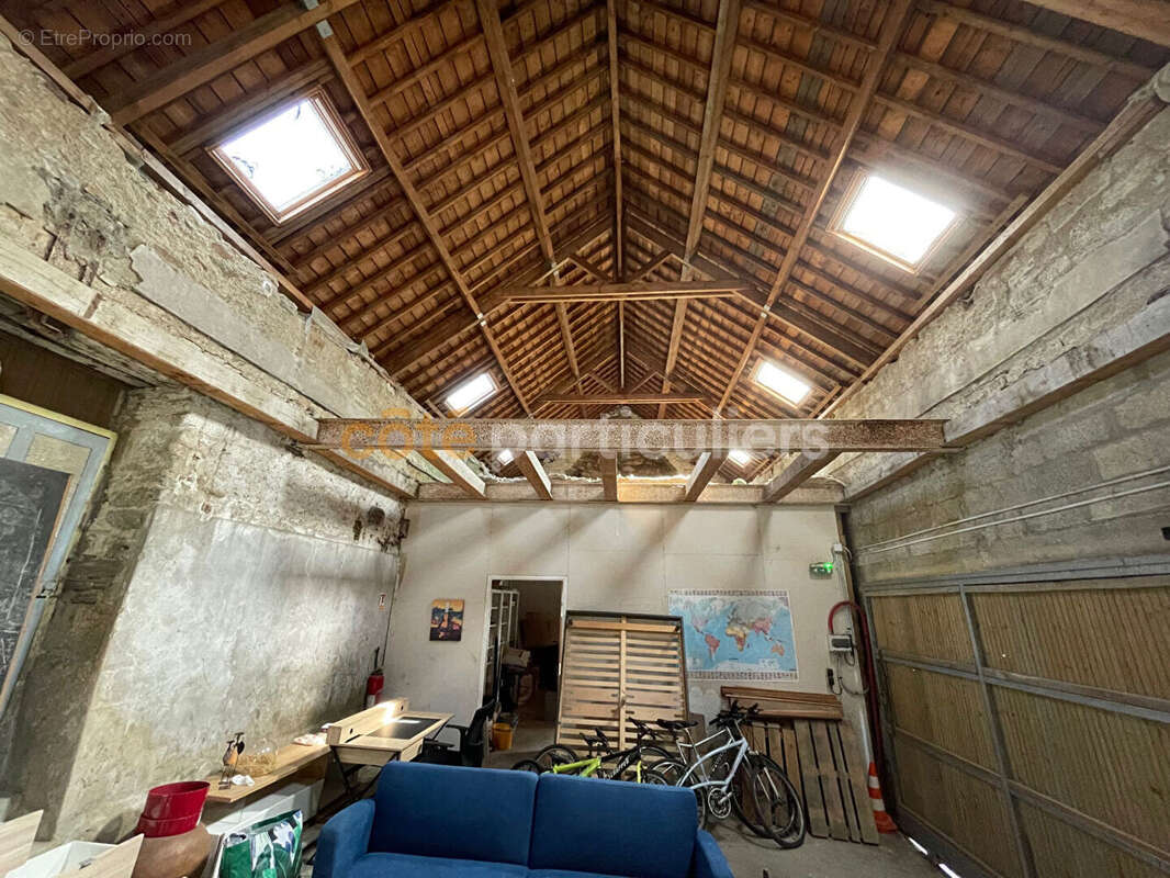 Bâtiment à rénover pour appartements en centre-ville - photo 3