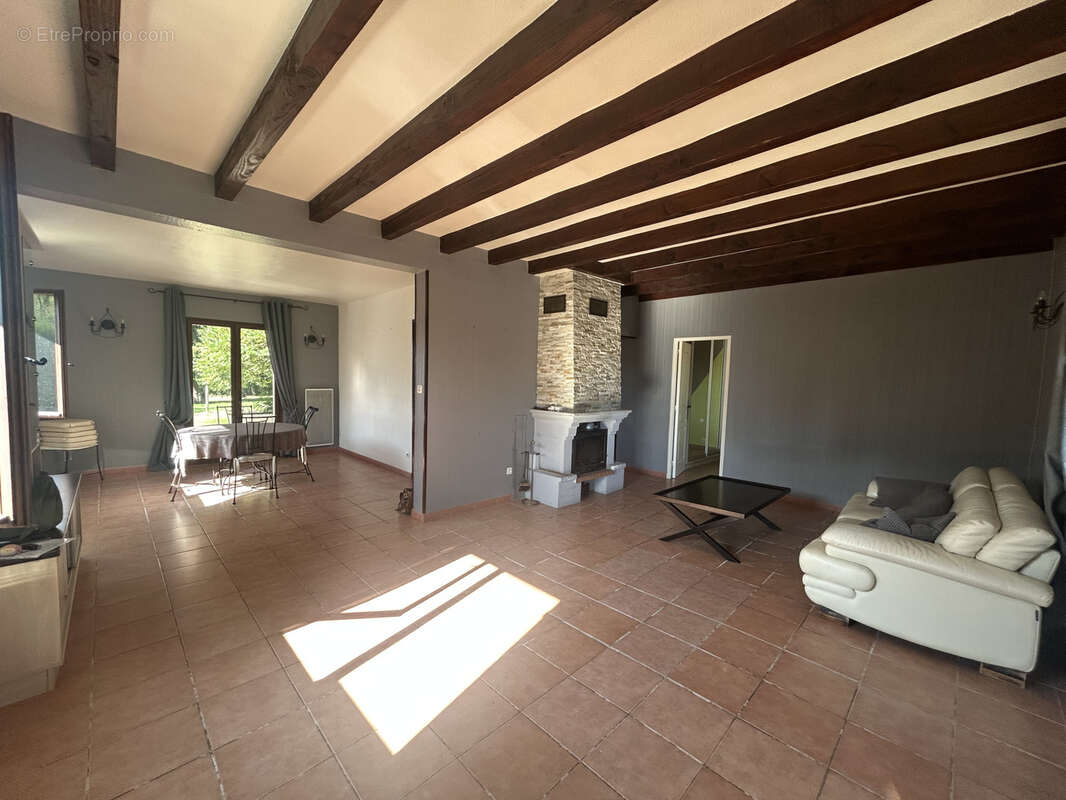 Maison à MEYMAC