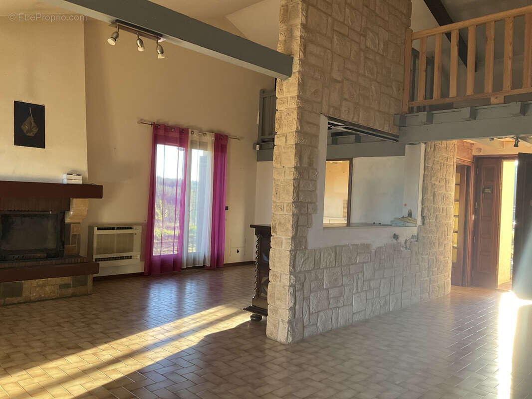 Maison à USSON-EN-FOREZ