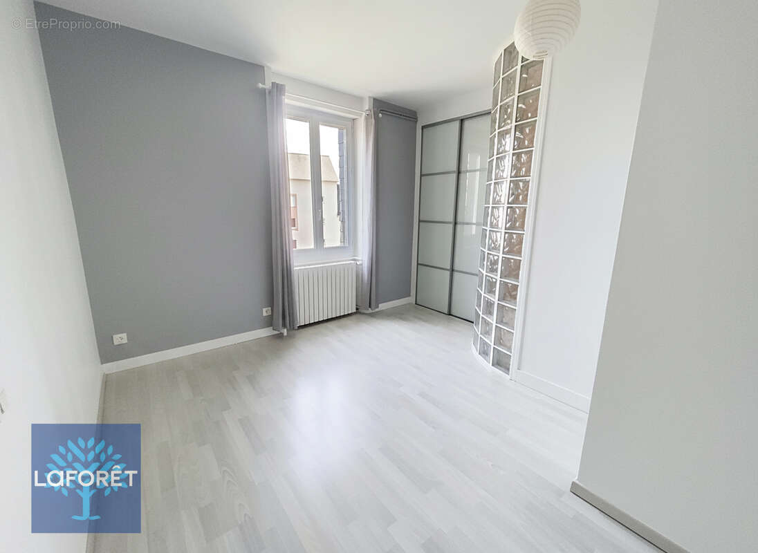 Appartement duplex Fougeres 5 pièce(s) 84 m2 - photo 8