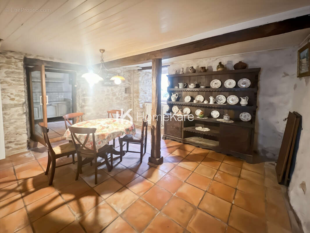 Maison à AURIGNAC