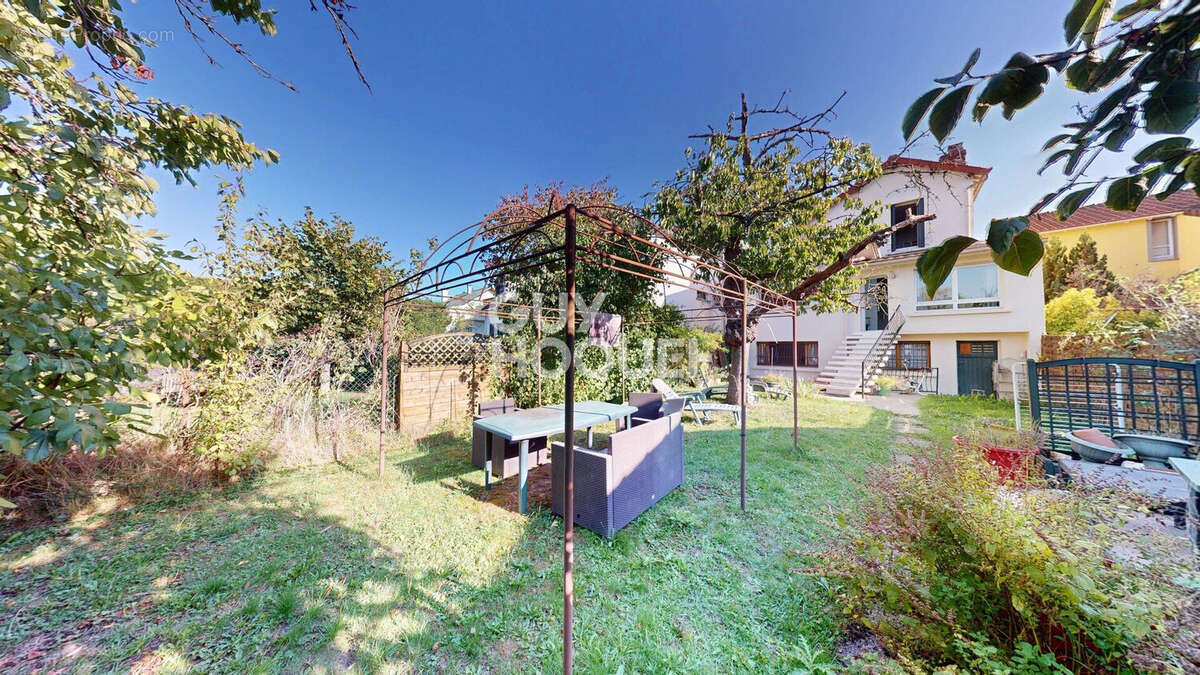 Maison à LES PAVILLONS-SOUS-BOIS