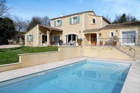 Maison à UZES