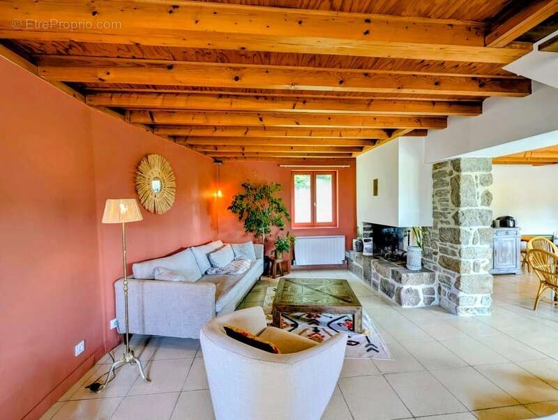 Maison à SAINT-JOUAN-DES-GUERETS